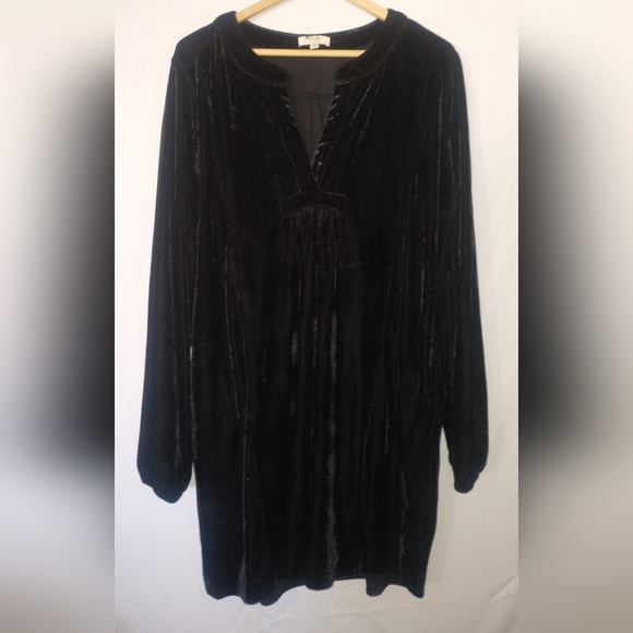 easel Dresses & Skirts - Easel Black Velvet Witchy Goth Long Sleeve Women's Dress Large